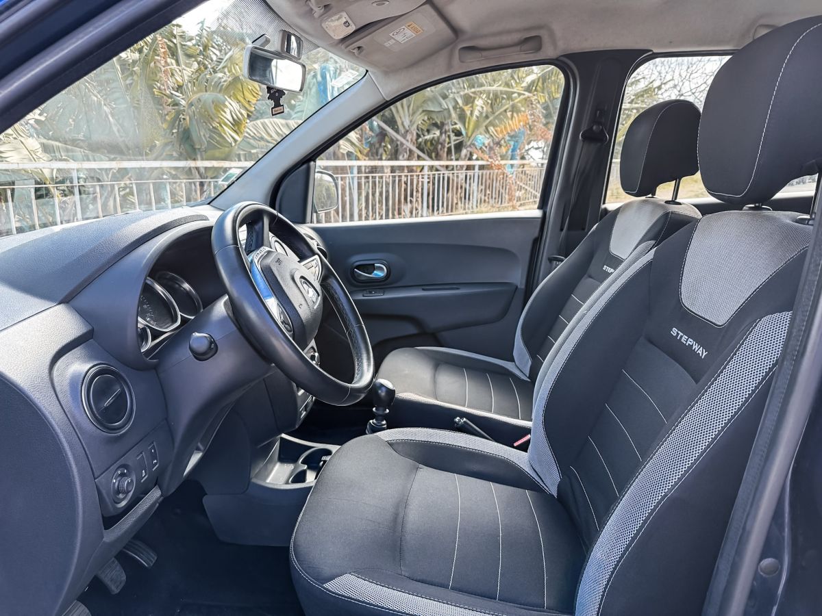 Thumbnail 7 - Dacia Lodgy