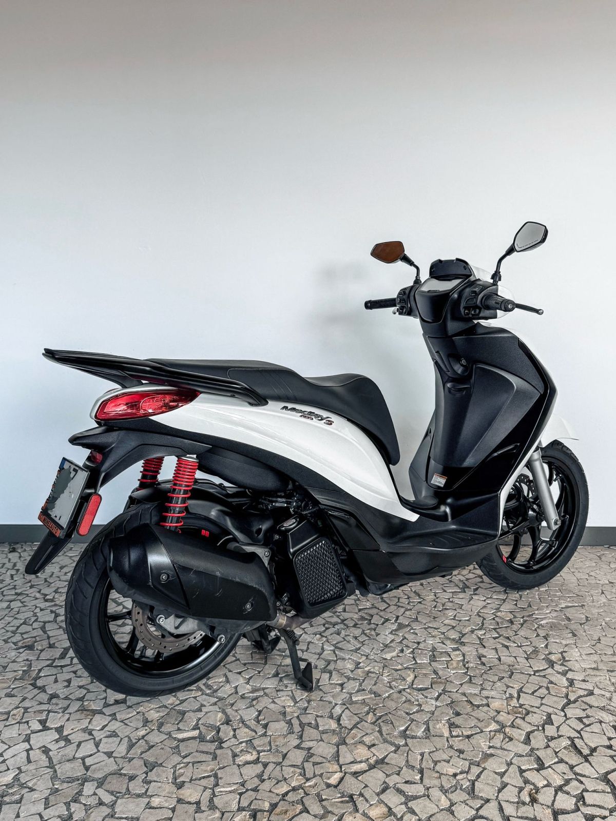 Thumbnail 4 - Piaggio Medley S