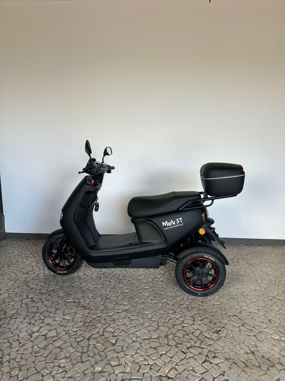 Thumbnail 8 - MeV TRICICLO