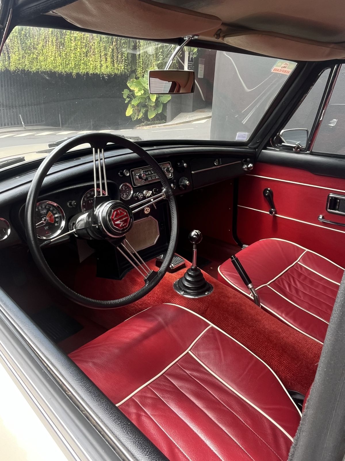 Thumbnail 9 - Mg MGC GT