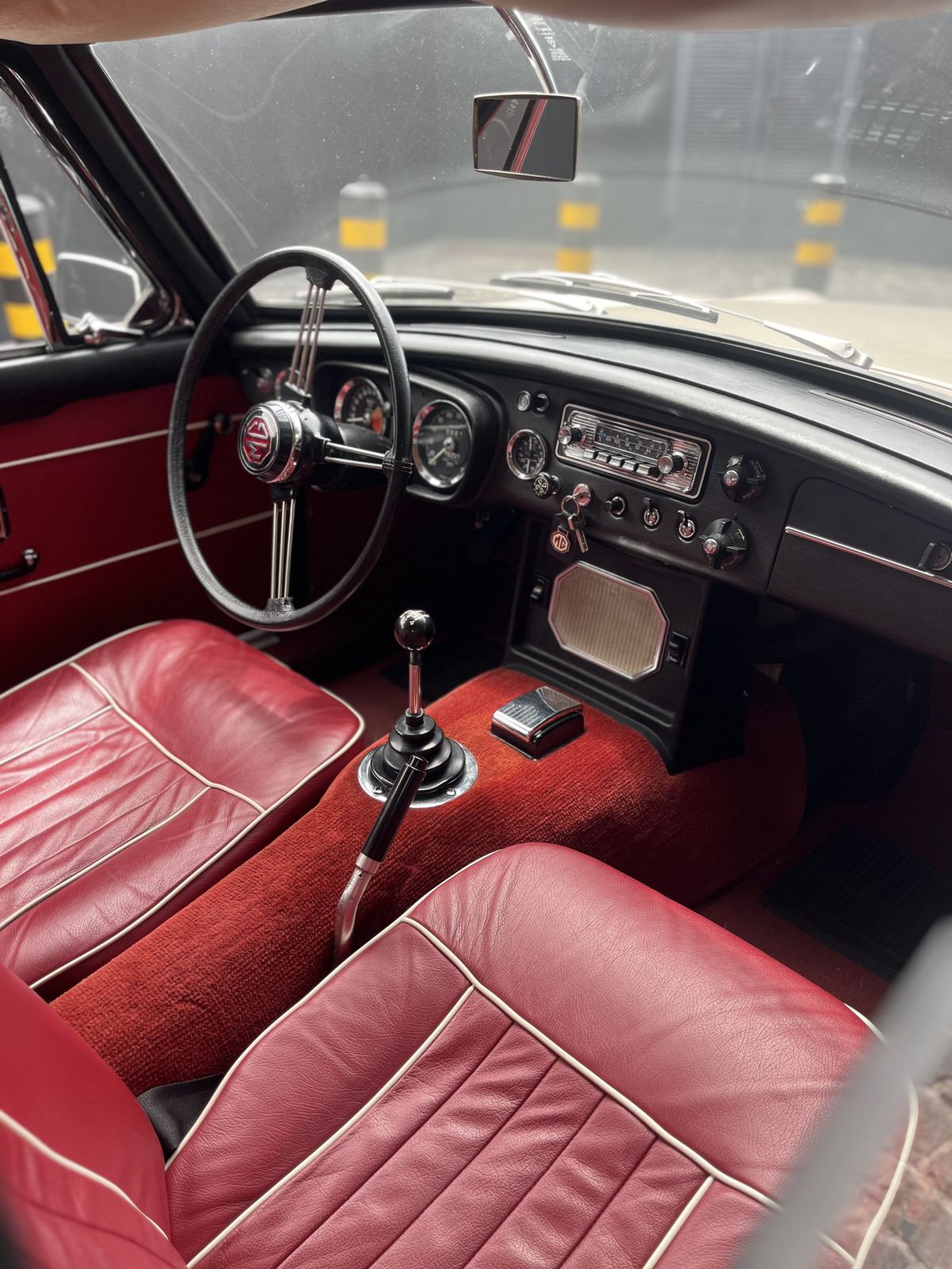 Thumbnail 8 - Mg MGC GT