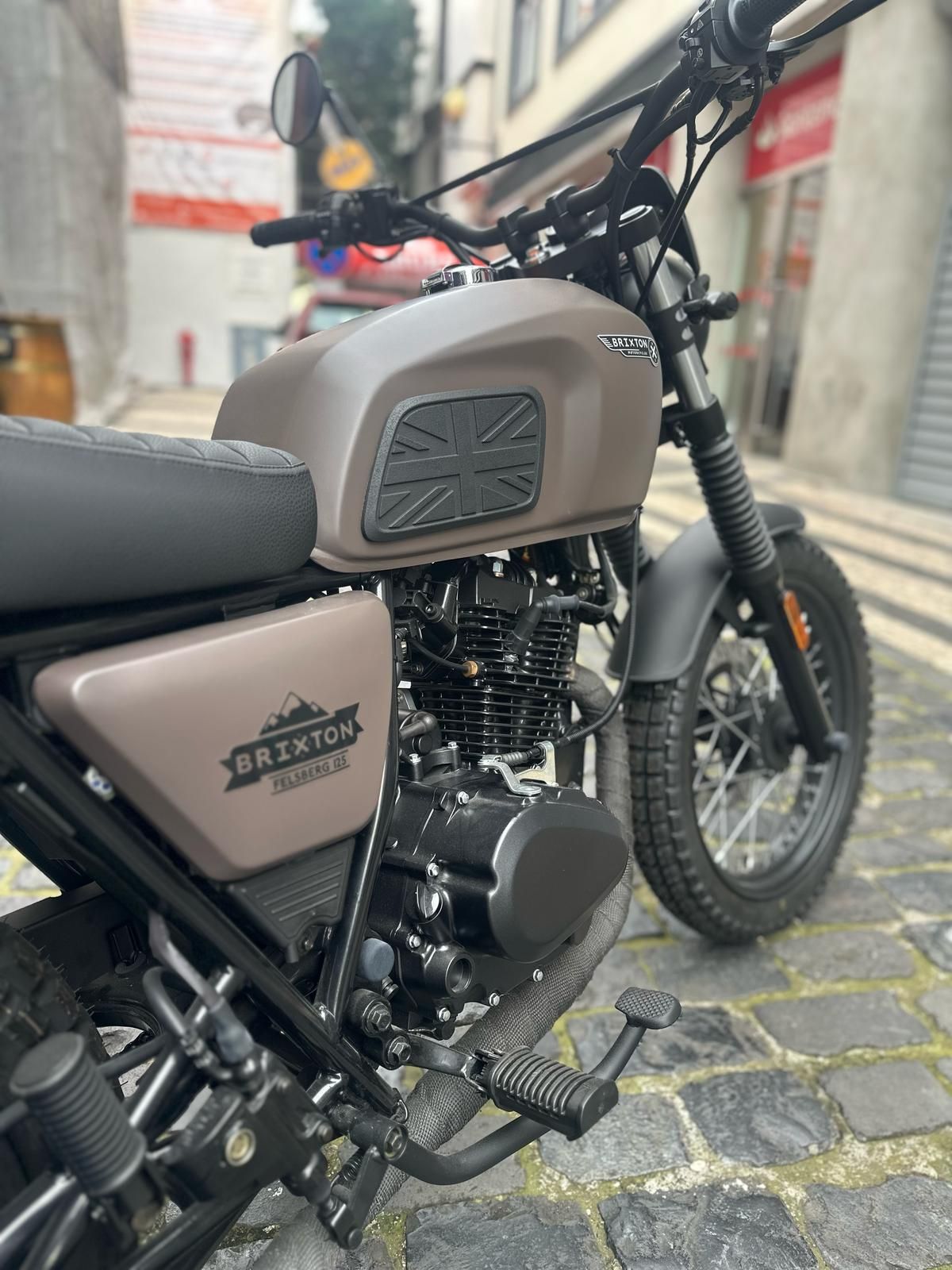 Thumbnail 6 - Brixton Felsberg 125