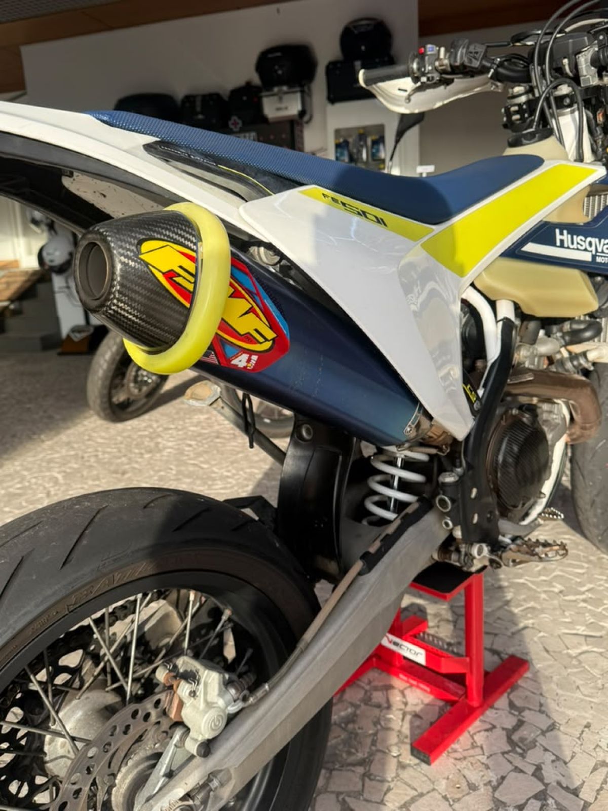 Thumbnail 9 - Husqvarna FE501