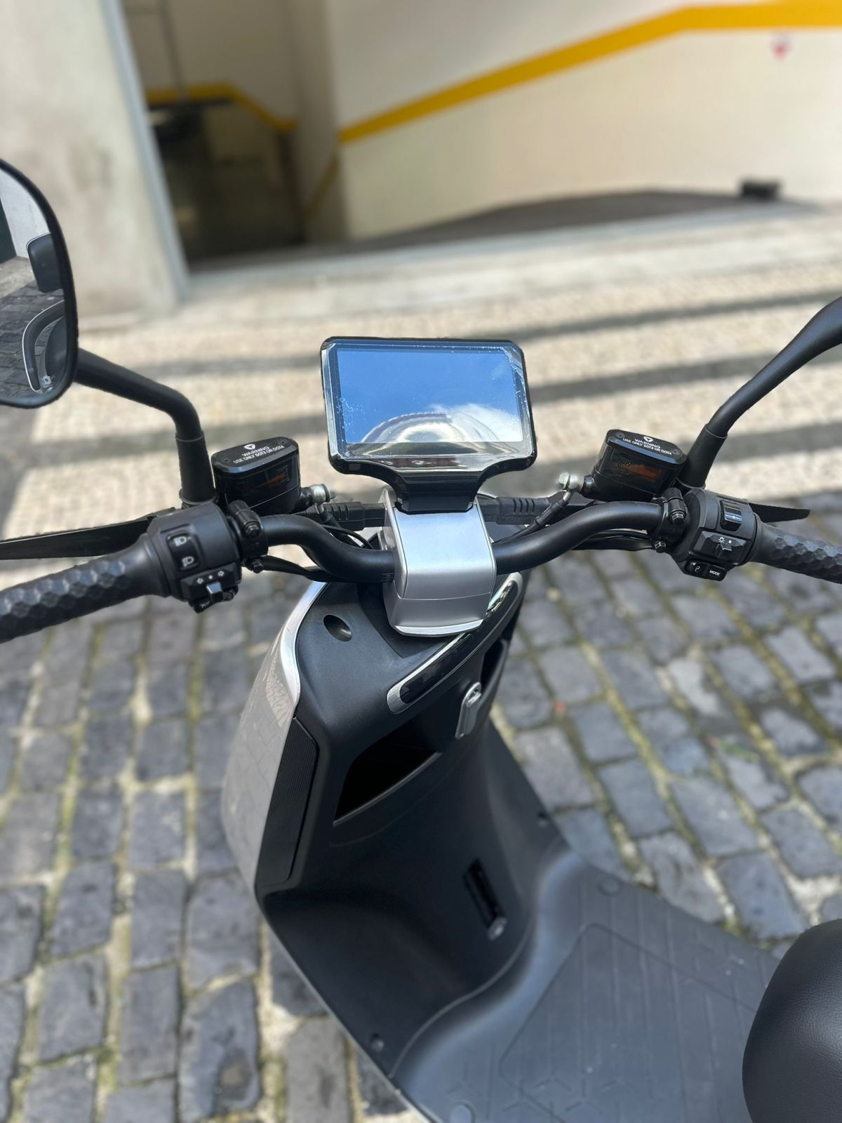 Thumbnail 7 - Yadea G5 PRO