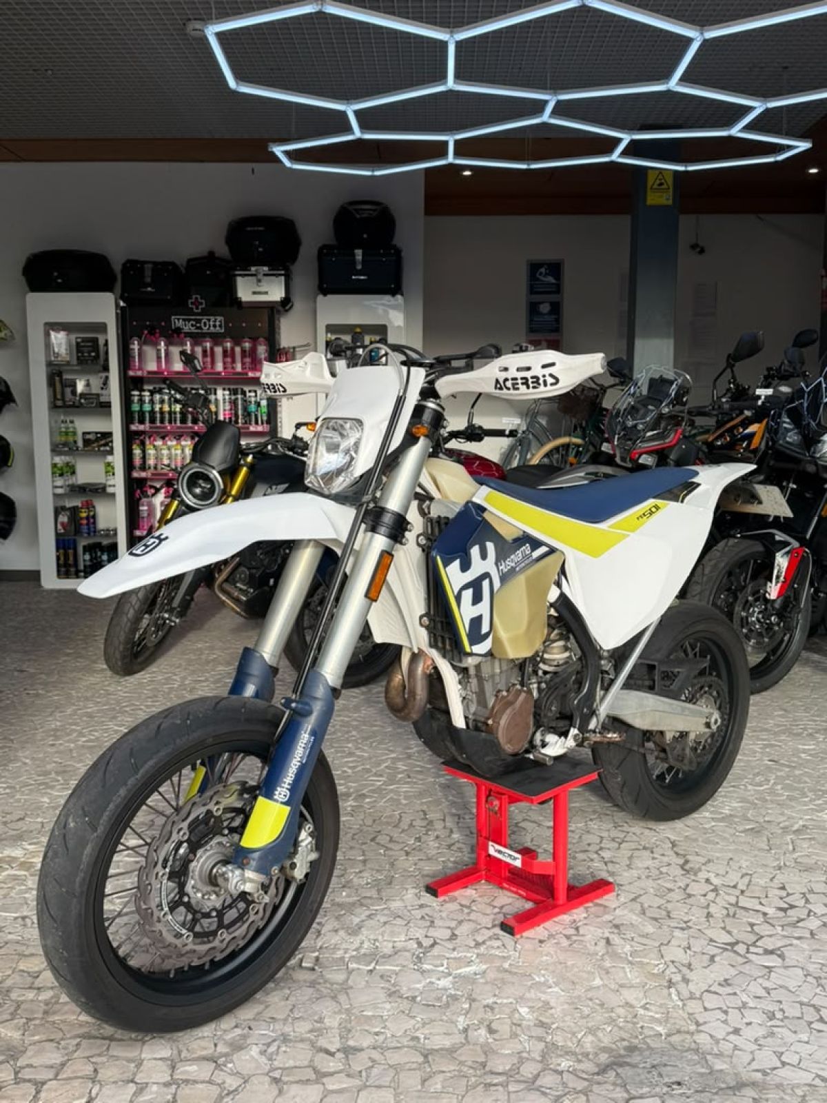 Thumbnail 2 - Husqvarna FE501