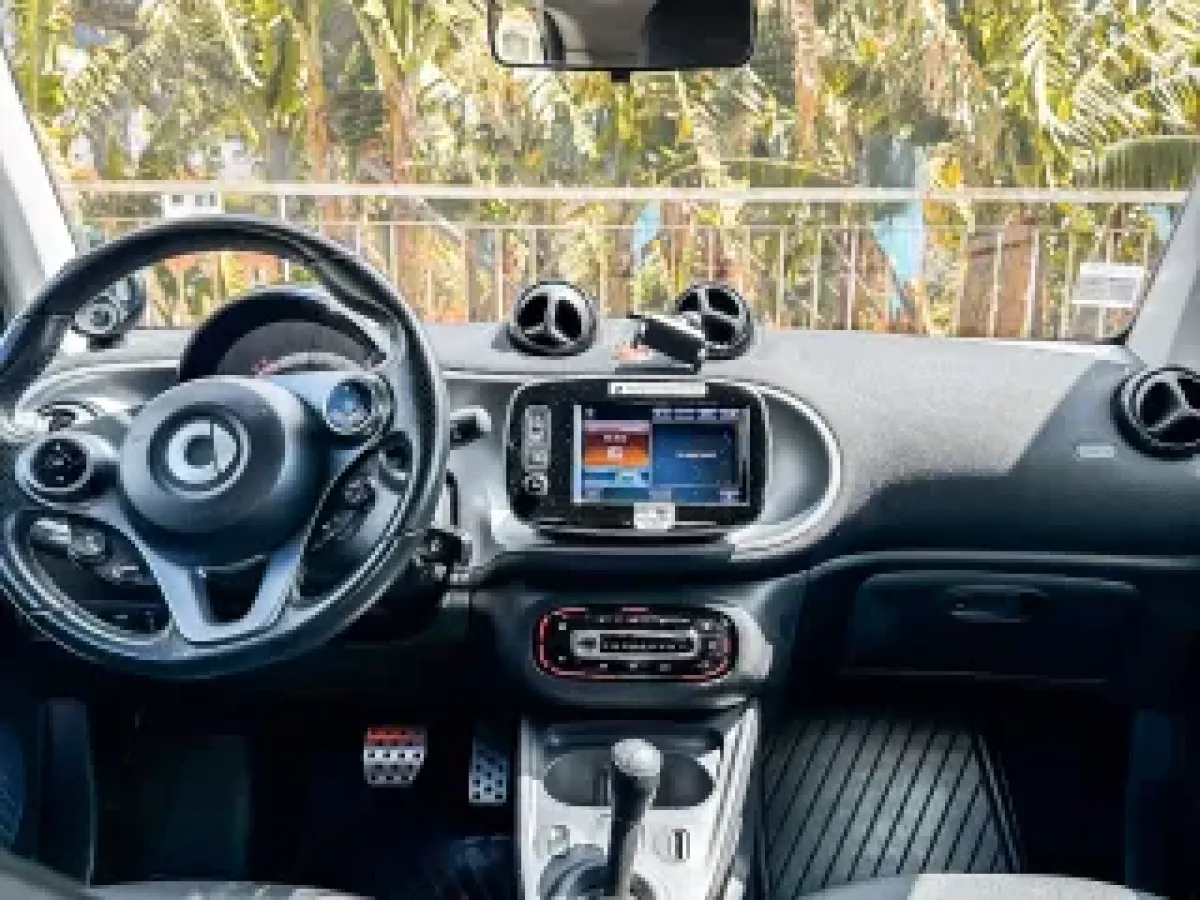Thumbnail 8 - Smart Fortwo