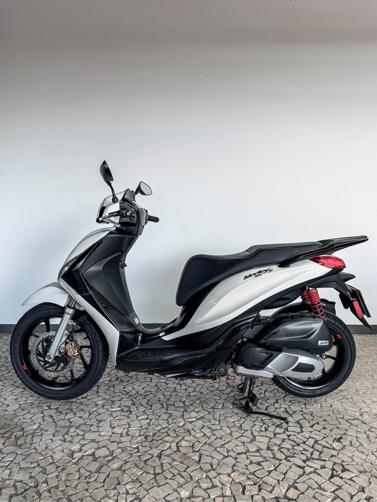 Thumbnail 8 - Piaggio Medley S