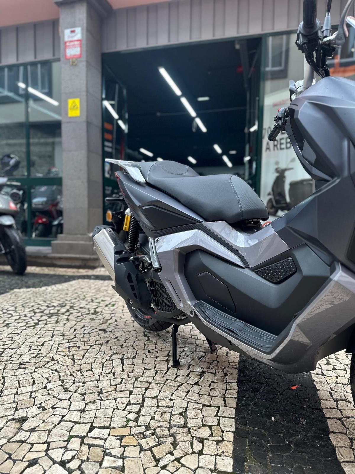 Thumbnail 2 - Mitt 125 ADV