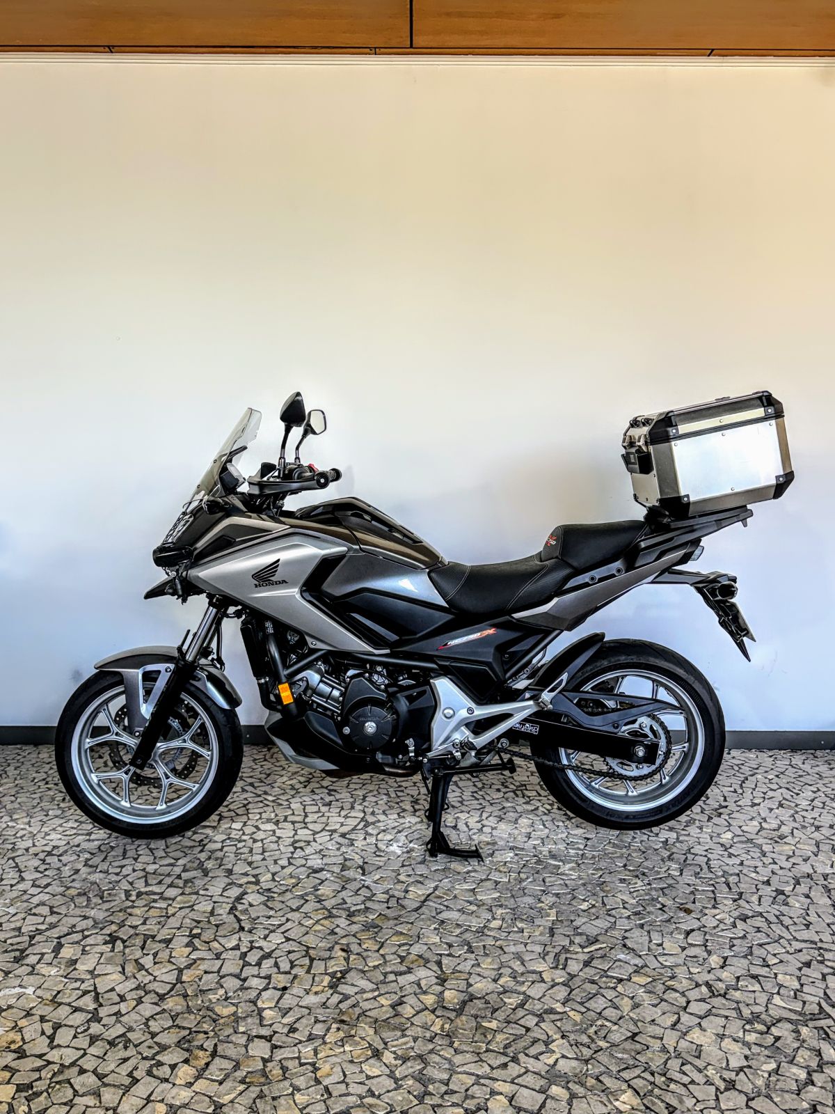 Thumbnail 3 - Honda cb300