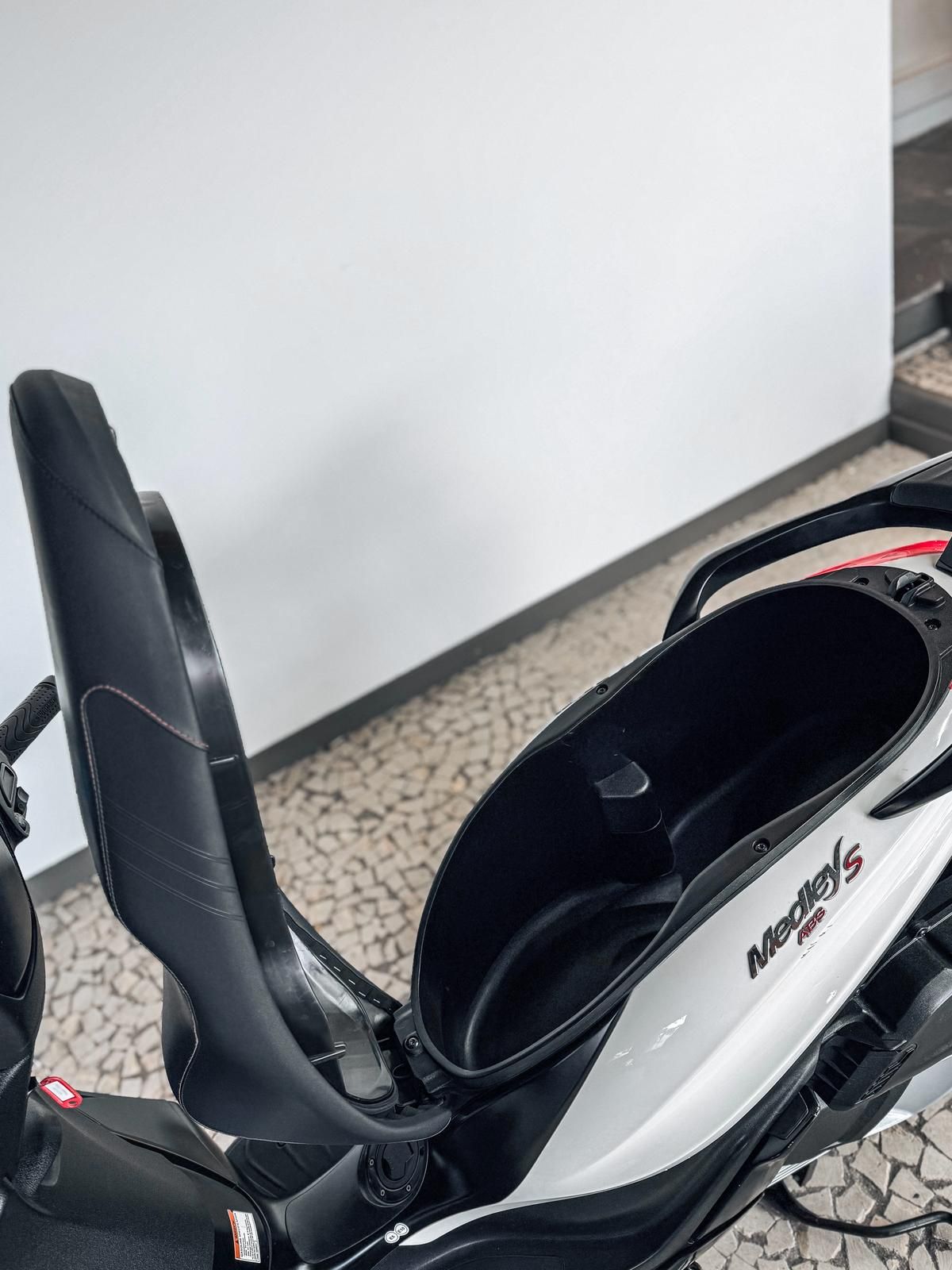 Thumbnail 9 - Piaggio Medley S