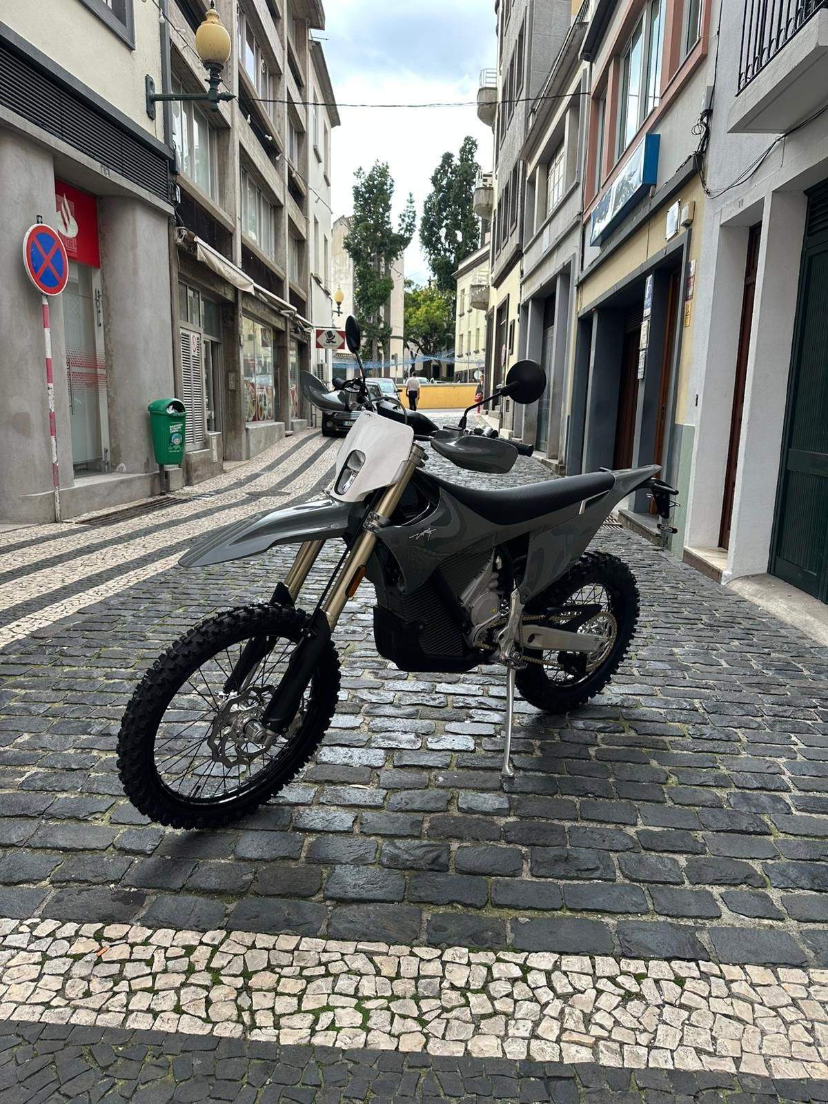 Thumbnail 2 - Stark EX