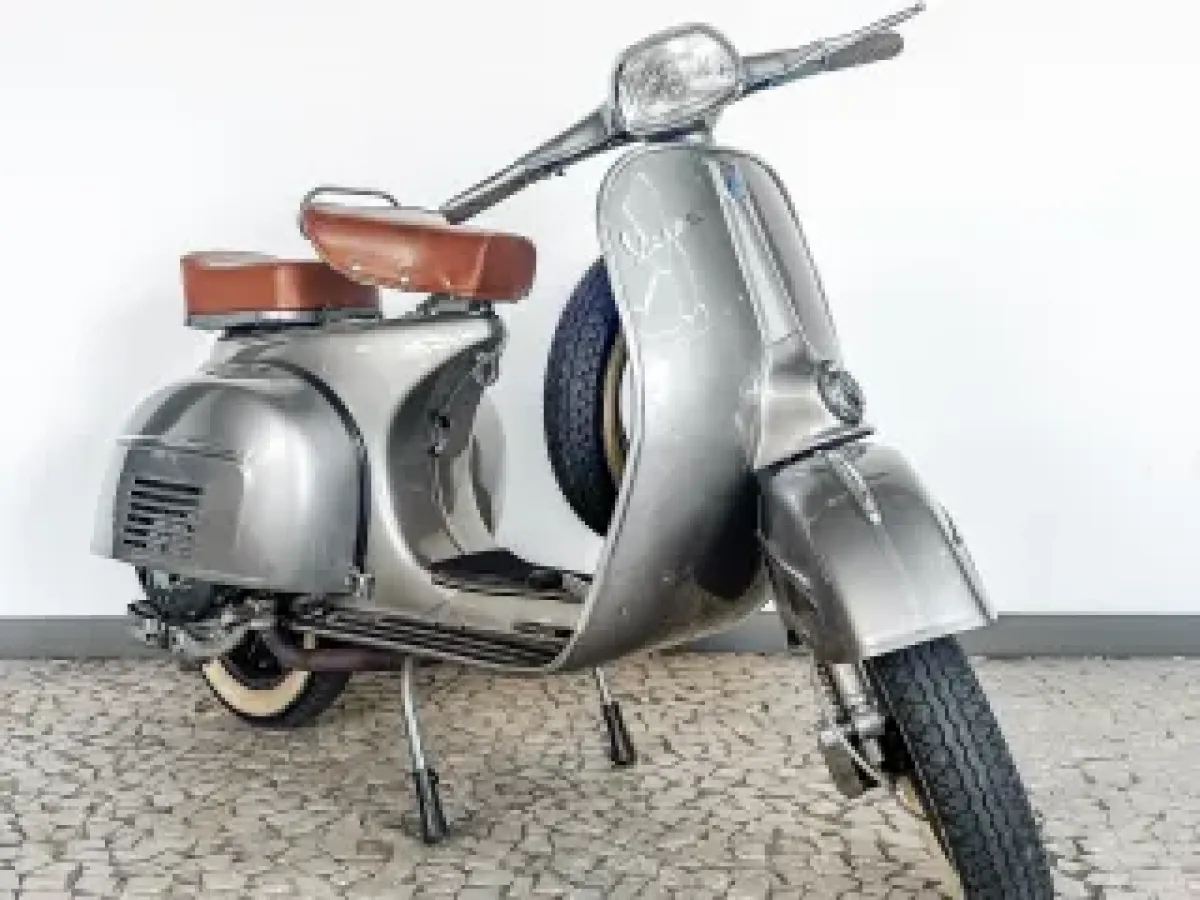 Thumbnail 2 - Vespa 150