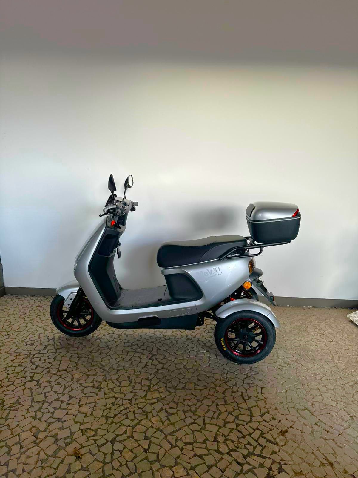 Thumbnail 3 - MeV TRICICLO