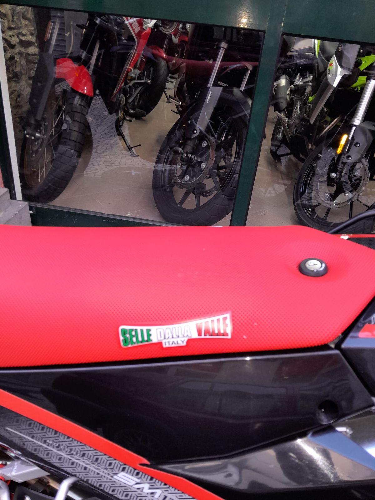 Thumbnail 10 - Swm SM 125 R