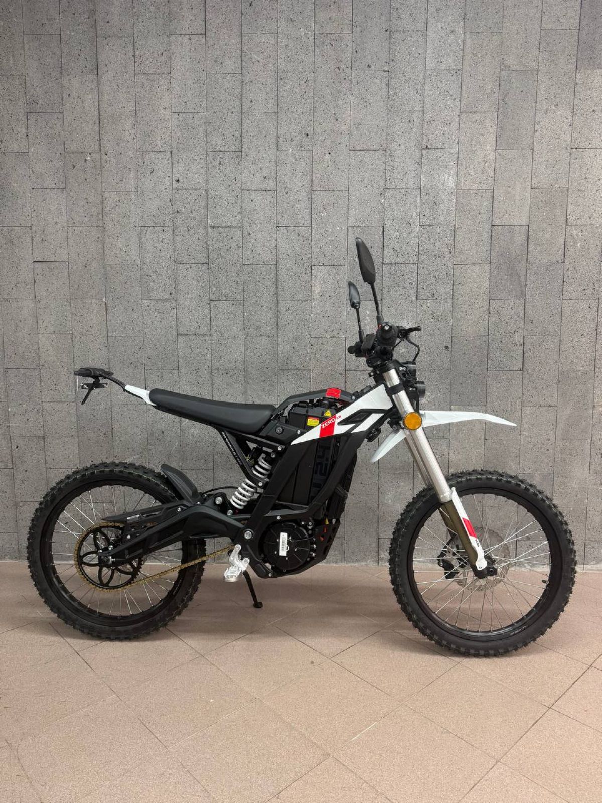 Thumbnail 3 - Zero Motorcycles XB