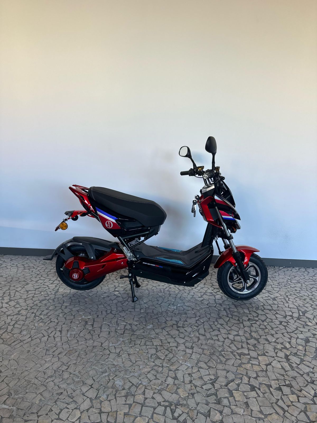 Thumbnail 8 - Seventeen Sport