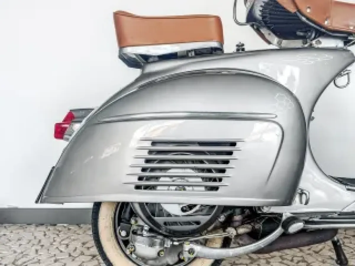 Thumbnail 7 - Vespa 150